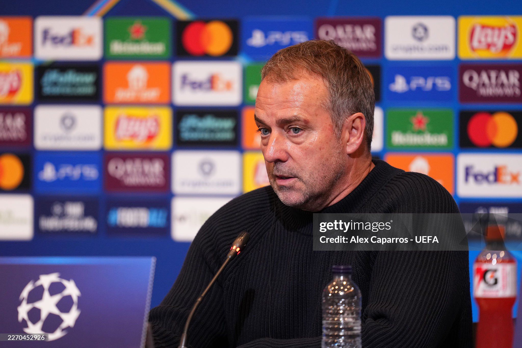 HLV Flick họp báo sau trận