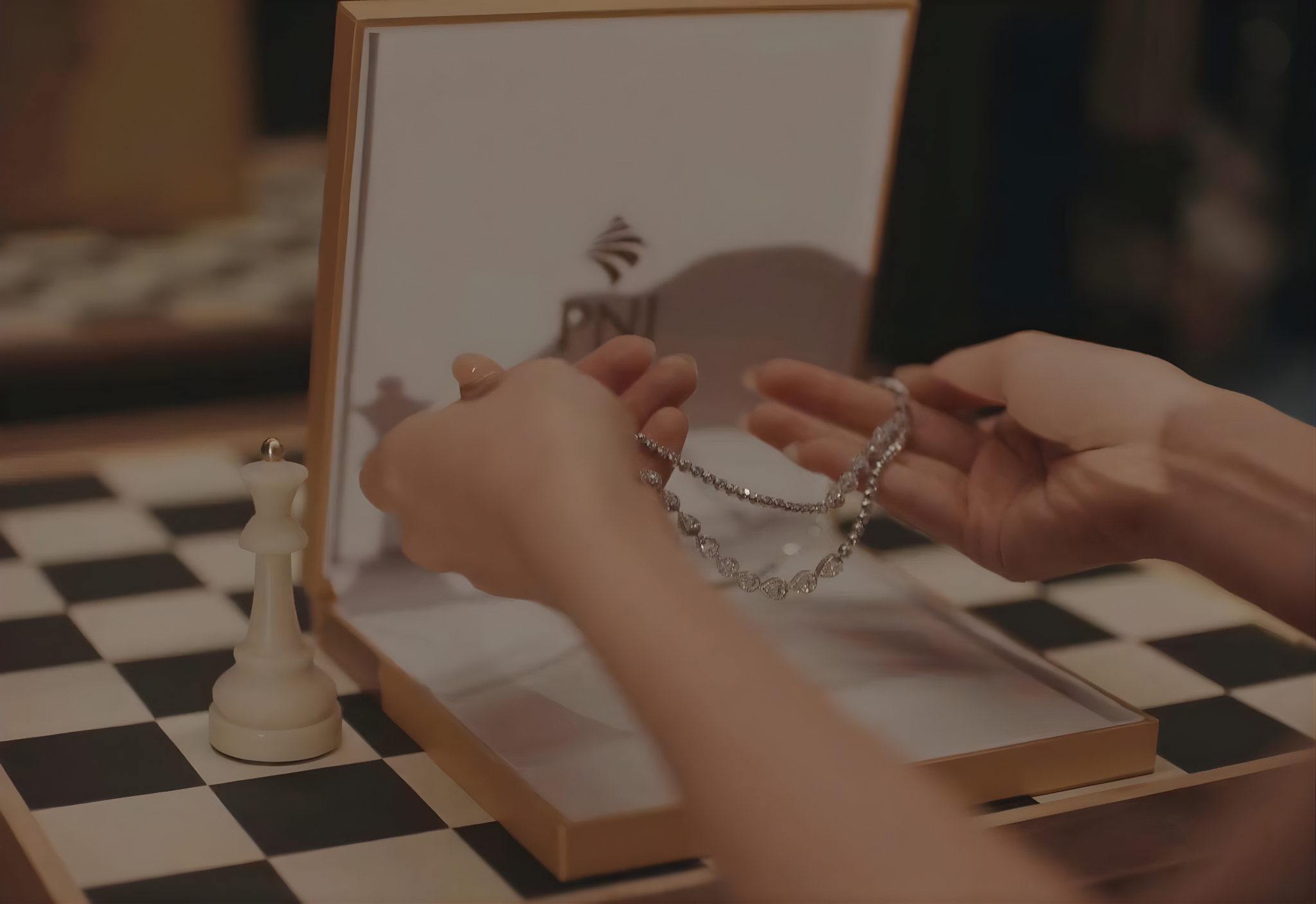 PNJ nhận ra rằng, điều phụ nữ thực sự cần ở một tầm mức sâu sắc hơn chính là sự tin tưởng trọn vẹn. Dù cô ấy là ai, cô ấy làm gì, cô ấy lựa chọn con đường nào - Ảnh: Chụp màn hình