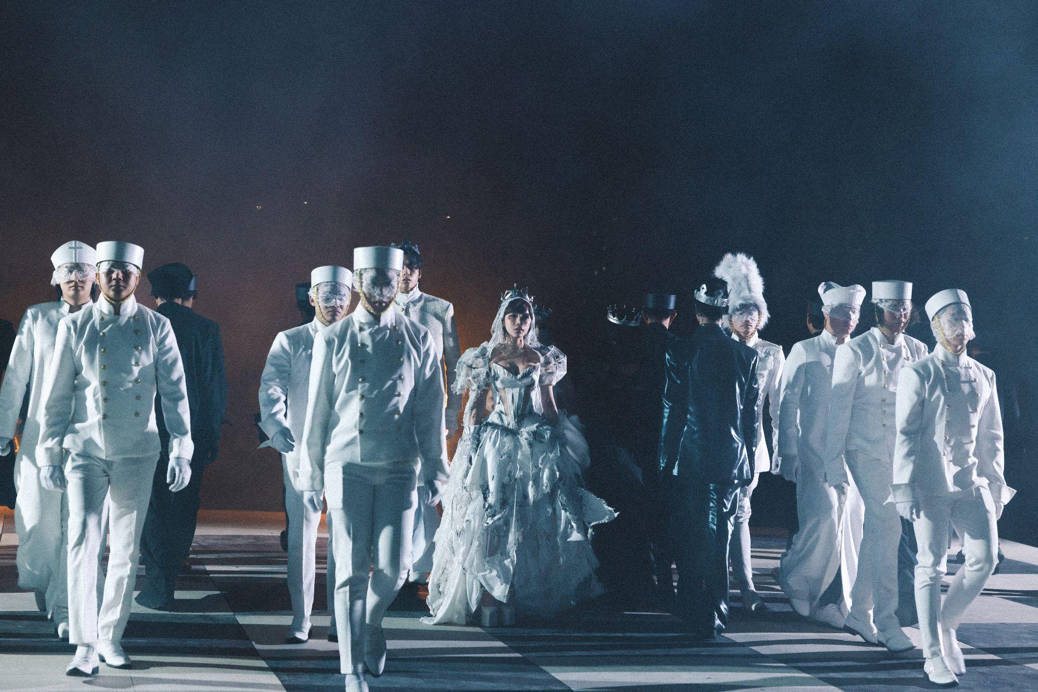 LyLy hóa quân Hậu trong MV - Ảnh: NVCC