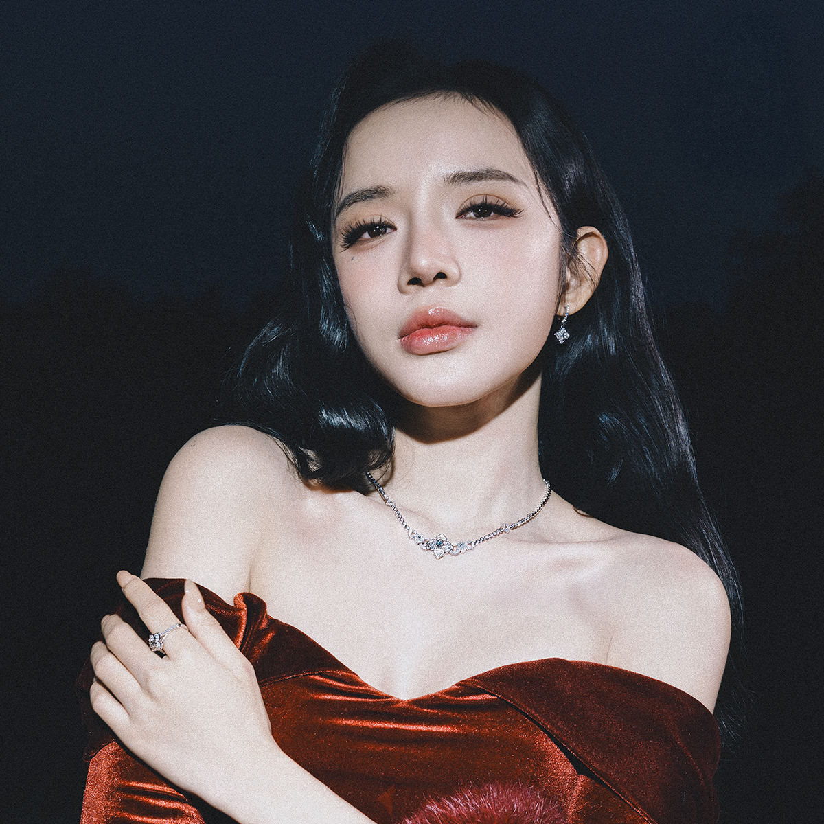 LyLy lan toả thông điệp “Tin vào điều nàng chọn” - Ảnh: NVCC