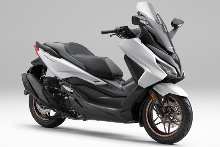Vua tay ga Honda Forza 2026 ra mắt, "thách thức" mọi đối thủ - 1