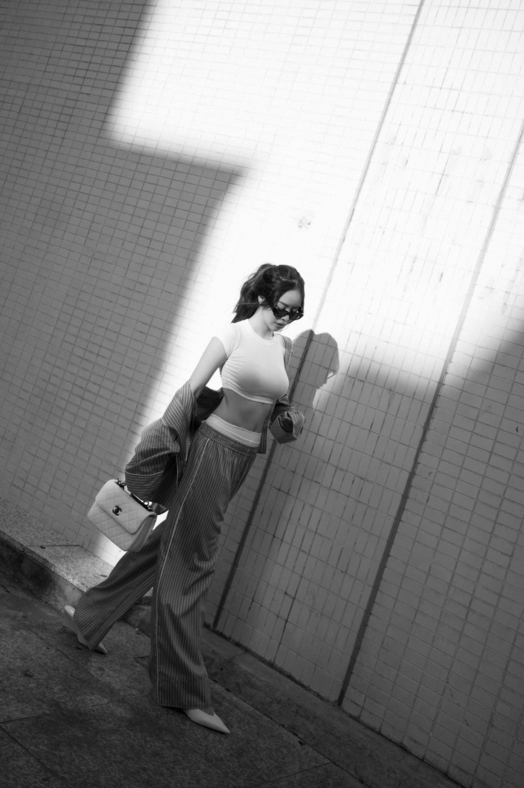 Nàng hậu quê Đà Nẵng gây chú ý với mốt quần tụt và áo croptop - 7