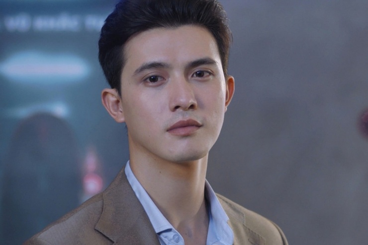 Không phải nam chính, song Trần Ngọc Vàng vẫn thu hút người xem nhờ gương mặt góc cạnh, visual sáng và thần thái chững chạc.&nbsp;Việc xuất hiện với thời lượng hạn chế cũng khiến nhiều khán giả bày tỏ sự tiếc nuối. Trên các nền tảng mạng xã hội, nhiều khán giả dành lời khen cho ngoại hình cũng như sự tiến bộ trong diễn xuất của anh qua từng dự án.&nbsp;