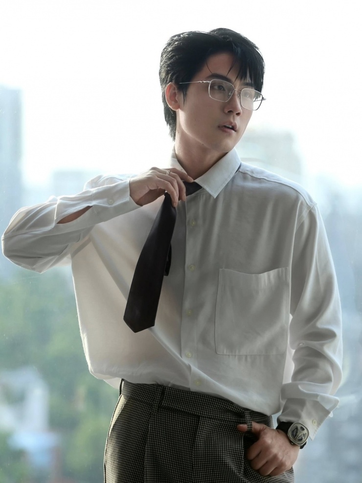 5 'trai đẹp hơn hoa' được mệnh danh nam thần mới của điện ảnh Việt - 6