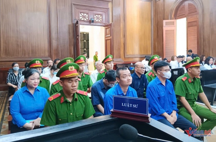 Các bị cáo tại tòa. Ảnh: TP