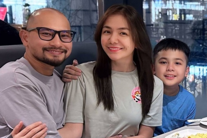 Ảnh sao 10/4: Ái Châu khoe được Huỳnh Đông và con trai cưng chiều hết mực