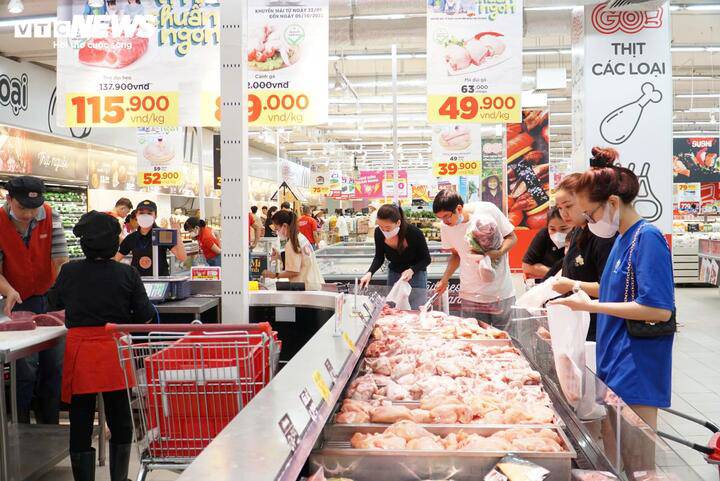 Nhiều người dân tại Đà Nẵng cho biết mức chi tiêu hàng tháng của họ vẫn “dễ thở” hơn đáng kể so với ở Hà Nội và TP.HCM.