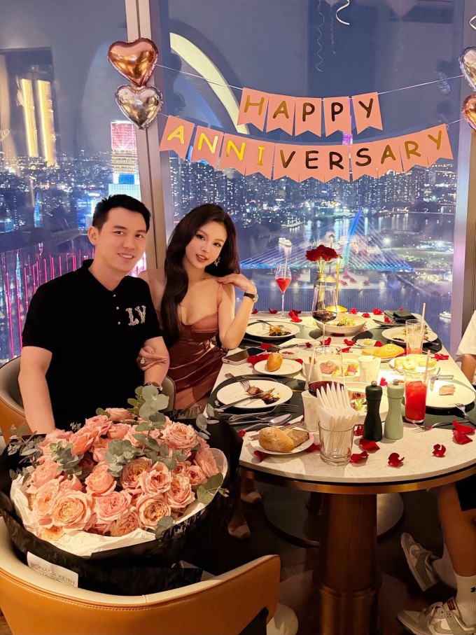 Huyền Baby bên chồng doanh nhân.