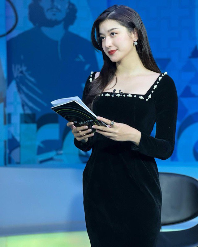 Chân dung Á hậu gây tranh cãi MXH bởi câu chuyện 'pass đồ' - 4