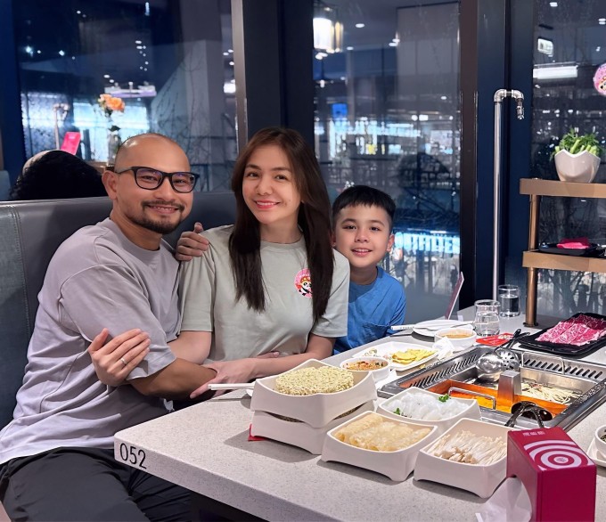 Ảnh sao 10/4: Ái Châu khoe được Huỳnh Đông và con trai cưng chiều hết mực - 1