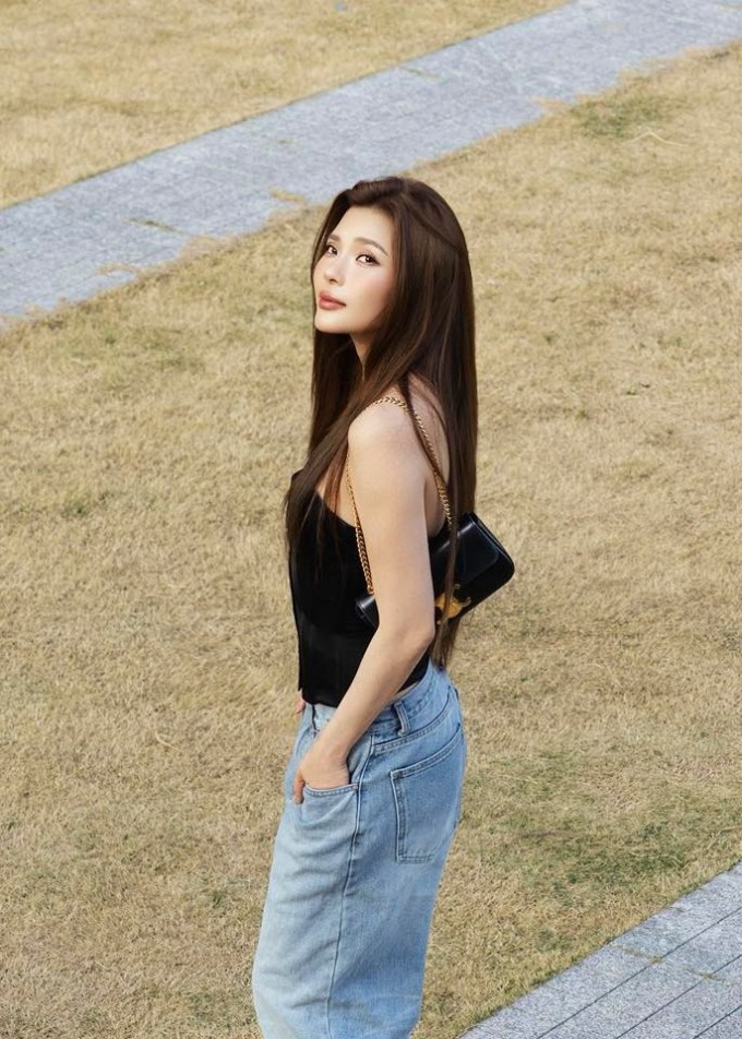 Ảnh sao 10/4: Ái Châu khoe được Huỳnh Đông và con trai cưng chiều hết mực - 11