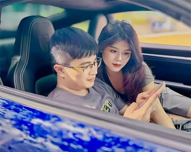 Phó Đức Nam và bạn gái kiêm quản lý Nguyễn Thanh Tâm.​​​​