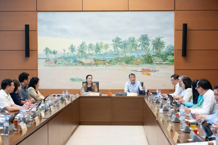 Toàn cảnh thảo luận tại tổ TP Hải Phòng, Quảng Ngãi. Ảnh: Phạm Thắng