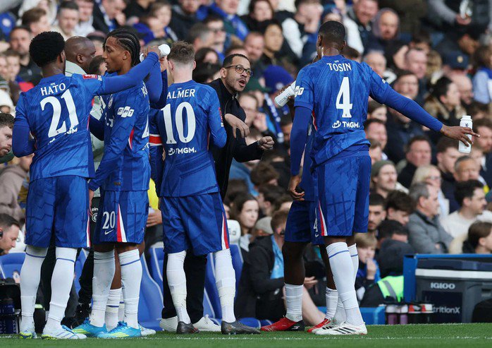 Chelsea cũng quyết tâm hạ bệ Man City vì cuộc chiến cho tấm vé tham dự Champions League màu sau.