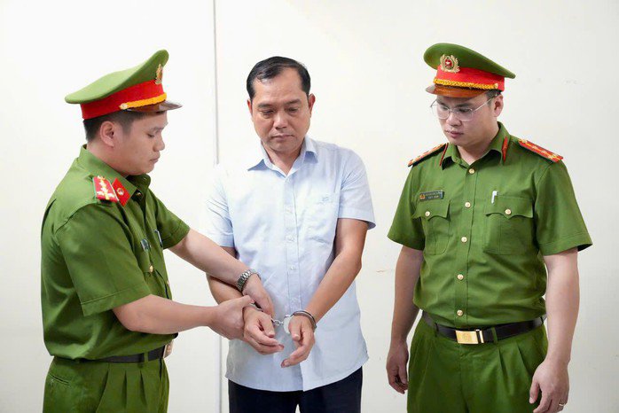 Cơ quan Cảnh sát điều tra Công an tỉnh Phú Thọ ra Lệnh giữ người trong trường hợp khẩn cấp và Lệnh bắt người trong trường hợp khẩn cấp đối với Hoàng Trọng Lợi. Ảnh: CACC