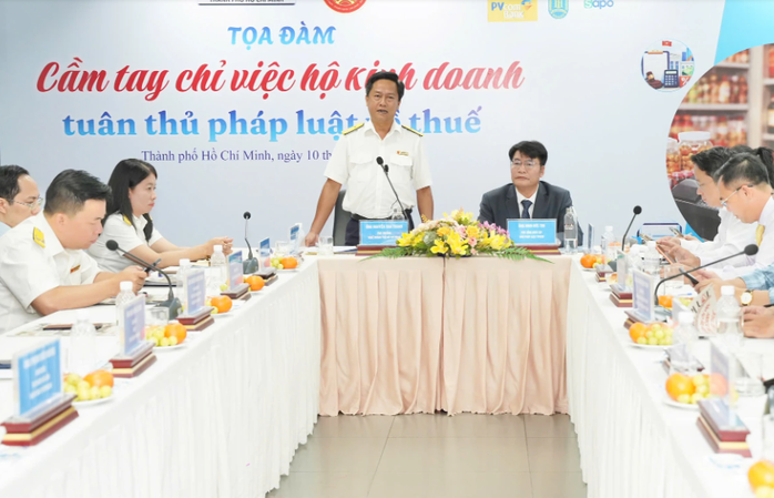 Lãnh đạo Thuế TP HCM cho biết tiếp tục "cầm tay chỉ việc" để tất cả các hộ kinh doanh an tâm