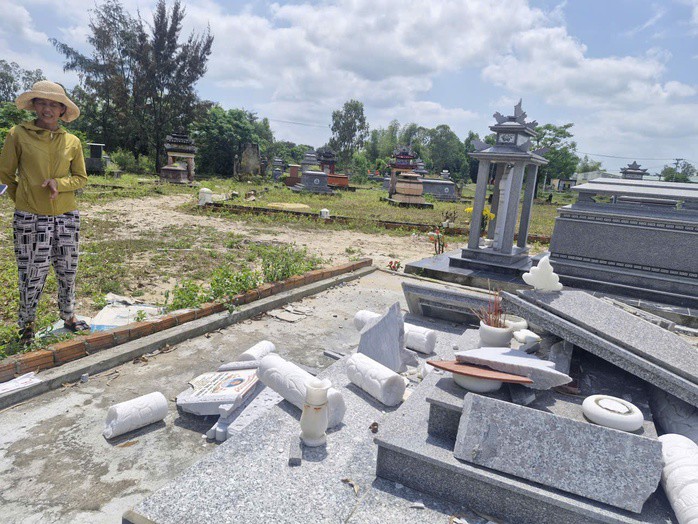 Công an điều tra vụ việc mộ mẹ Việt Nam anh hùng bị đập phá - 2