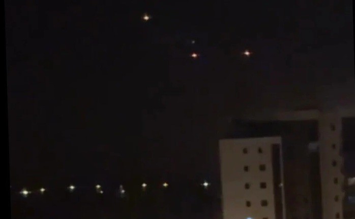 Hệ thống phòng không đánh chặn tên lửa trên bầu trời Ashdod - Israel hôm 10-4 - Ảnh: TIME OF ISRAEL