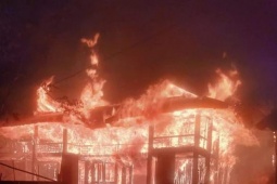 Cháy nhà ở Gia Lai, nhiều người tử vong, nghi 4 bà cháu