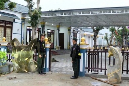 Hình ảnh khám xét, bắt giữ nguyên Phó Chủ tịch TP trước đây liên quan nhóm “xã hội đen”