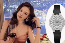Huyền Baby đeo đồng hồ 4 tỷ đồng kỷ niệm 13 năm cưới