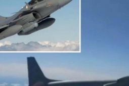 Tiêm kích Rafale của Pháp chặn trinh sát cơ Nga ngay trên biển Baltic