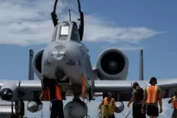 'Cường kích sát thủ' A-10 tiếp tục đổ về Trung Đông, dấu hiệu Mỹ chuẩn bị cho kịch bản xấu