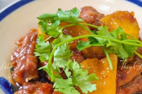 Bộ phận cực ngon của con heo, đem kho với loại nước đặc biệt này thành món hấp dẫn đưa cơm