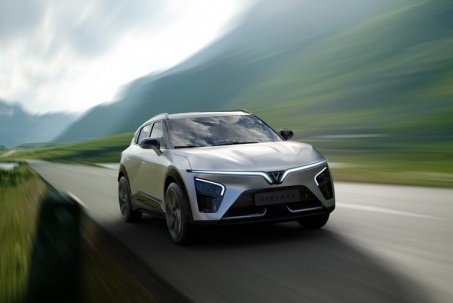 Giá xe VinFast VF 7 tháng 4/2026, ưu đãi từ 47-58 triệu đồng