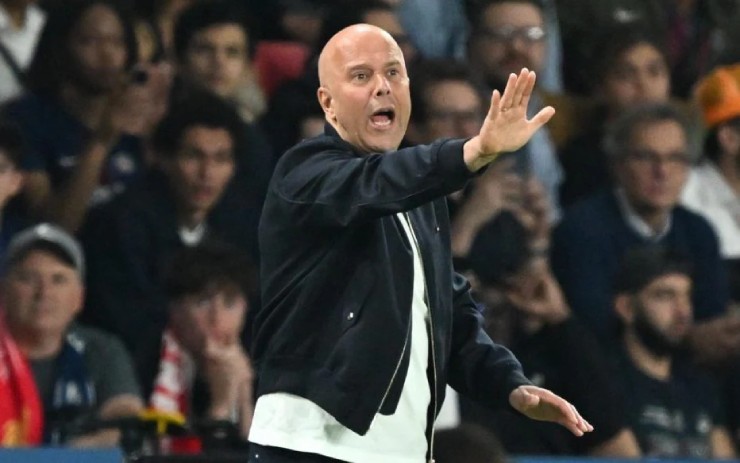 Ban lãnh đạo Liverpool tiếp tục tin tưởng HLV Slot