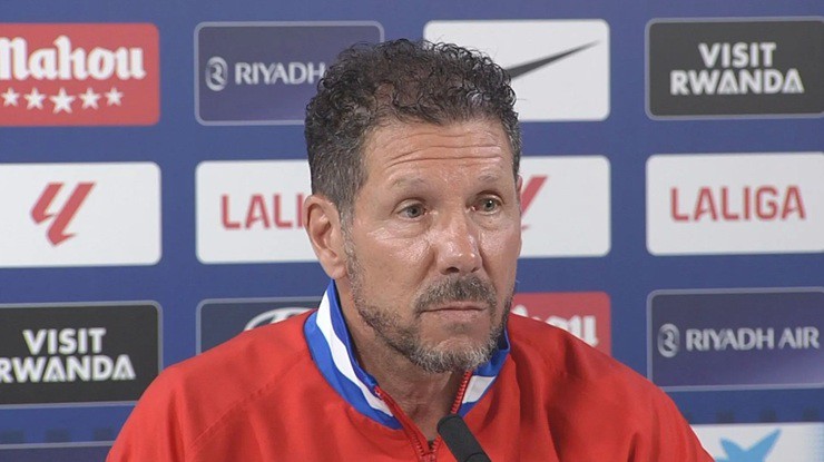 HLV Simeone đã lên tiếng&nbsp;trước những phàn nàn từ Barcelona