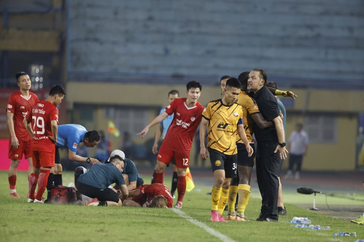 Popov “nổi đóa” nhận thẻ đỏ, Thể Công Viettel thắng trận cầu căng như dây đàn - 6