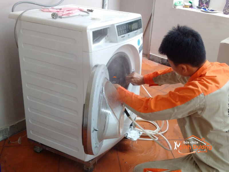 Đội ngũ kỹ thuật viên cơ động, sẵn sàng cứu hộ điện lạnh hỏa tốc mọi khung giờ.