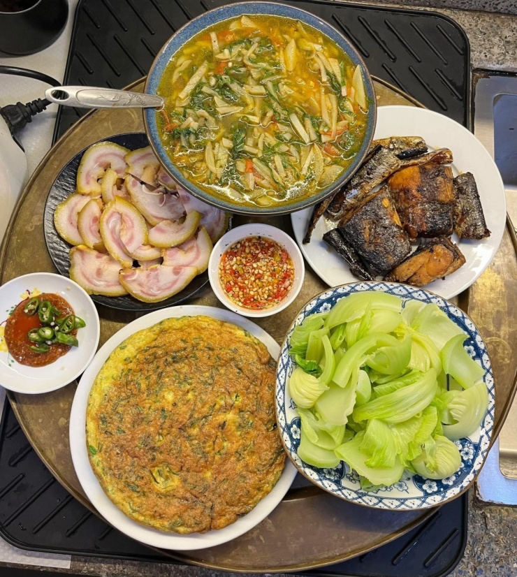 Mâm cơm cầu kỳ 6 người ăn của bà mẹ Nghệ An - 3