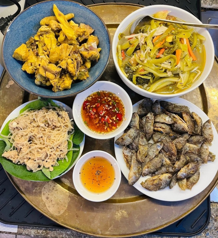 Mâm cơm cầu kỳ 6 người ăn của bà mẹ Nghệ An - 10