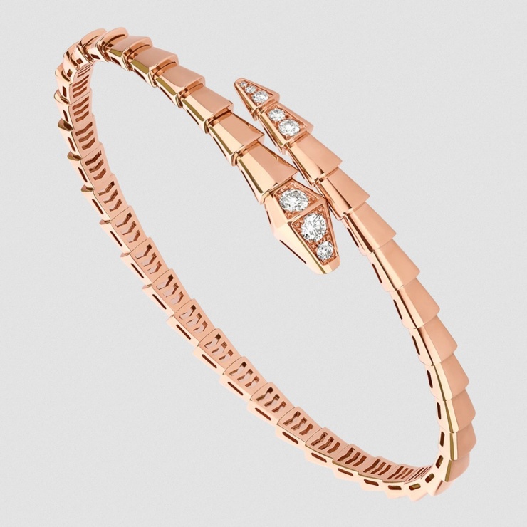 'Dâu hào môn' Lan Khuê đeo trang sức 1 tỷ đồng đi sự kiện - 4