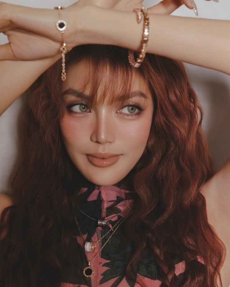 'Dâu hào môn' Lan Khuê đeo trang sức 1 tỷ đồng đi sự kiện - 3