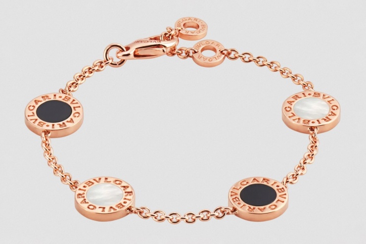 'Dâu hào môn' Lan Khuê đeo trang sức 1 tỷ đồng đi sự kiện - 5