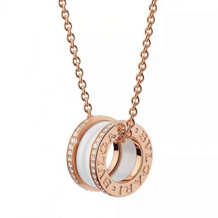 'Dâu hào môn' Lan Khuê đeo trang sức 1 tỷ đồng đi sự kiện - 7