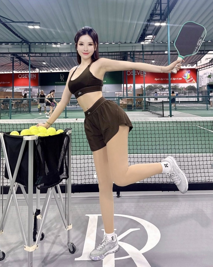 Tủ đồ chơi pickleball ít trùng lặp của Đào Lan Phương - 1