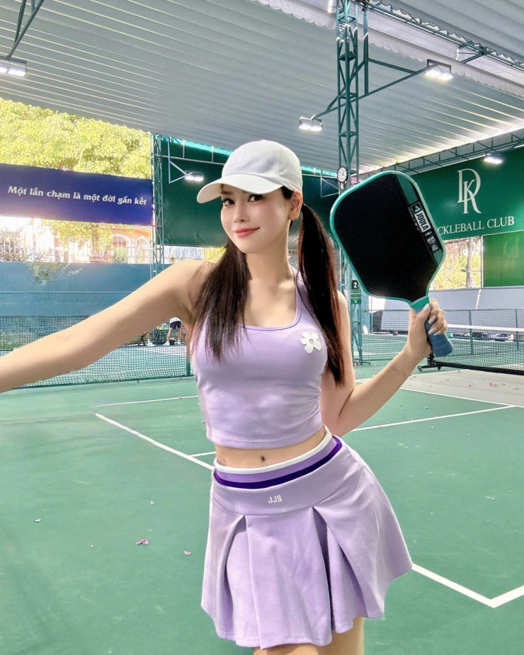 Tủ đồ chơi pickleball ít trùng lặp của Đào Lan Phương - 9