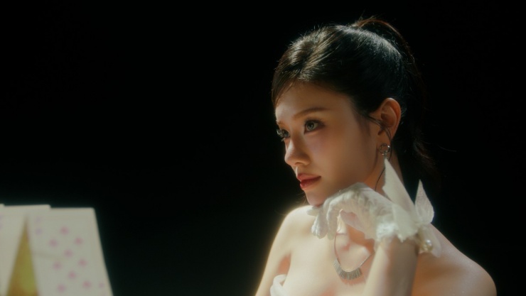 Ca sĩ Hàn Quốc Lee Rayeon hát tiếng Việt - 1