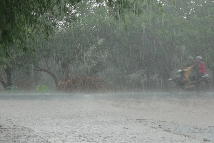 Cảnh báo dông lốc, mưa đá khi miền Bắc đón không khí lạnh những ngày tới