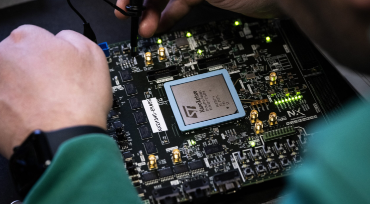 Cuộc khủng hoảng Trung Đông đang diễn ra gây áp lực lên nguồn cung heli toàn cầu, đe dọa đến ngành công nghiệp bán dẫn Đài Loan. Ảnh: NK