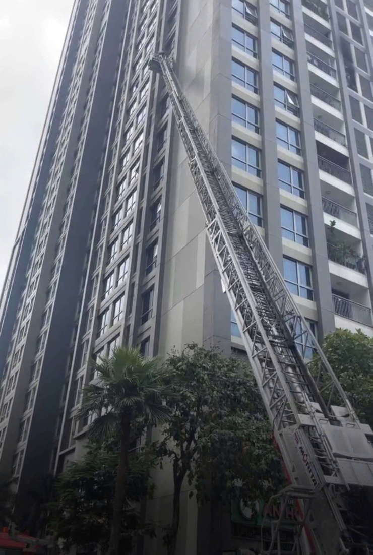 Hiện trường vụ cháy ở căn hộ chung cư cao cấp TP.HCM. Ảnh: CH