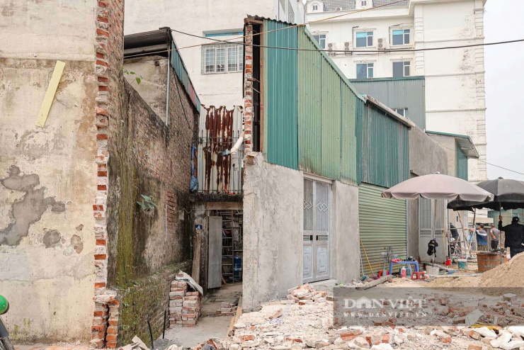 Có những ngôi nhà diện tích chỉ bằng một chiếc phòng tắm, mặt tiền rộng vài mét nhưng chiều sâu chưa bằng 1 sải tay.