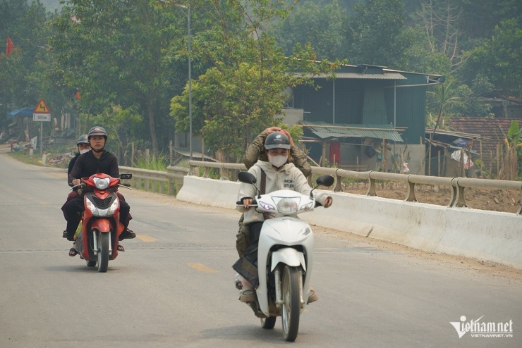 'Chảo lửa Đông Dương' đạt 42 độ C, người dân xoay xở thích ứng - 1