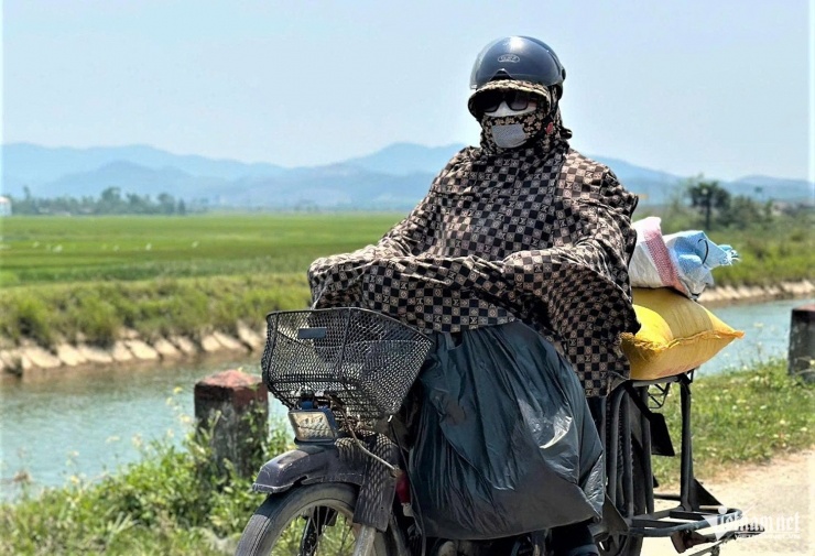 'Chảo lửa Đông Dương' đạt 42 độ C, người dân xoay xở thích ứng - 11