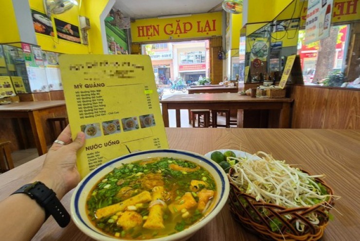 Suất ăn sáng dưới 20.000 đồng đang dần biến mất?