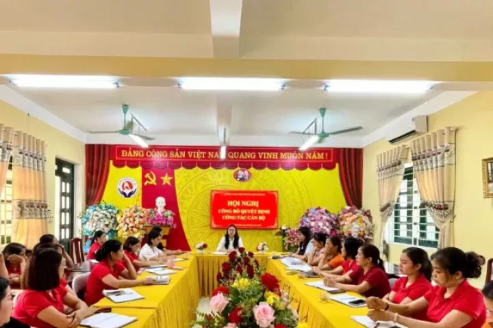 Hiệu trưởng ở Tuyên Quang bị đình chỉ công tác vì xuất hiện nhiều túi lạc mốc trong bếp ăn